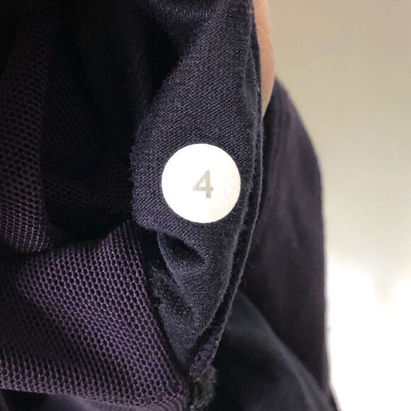 LuluLemon Scoop Neck Tank - Women’s 4 - Picture 3 of 8